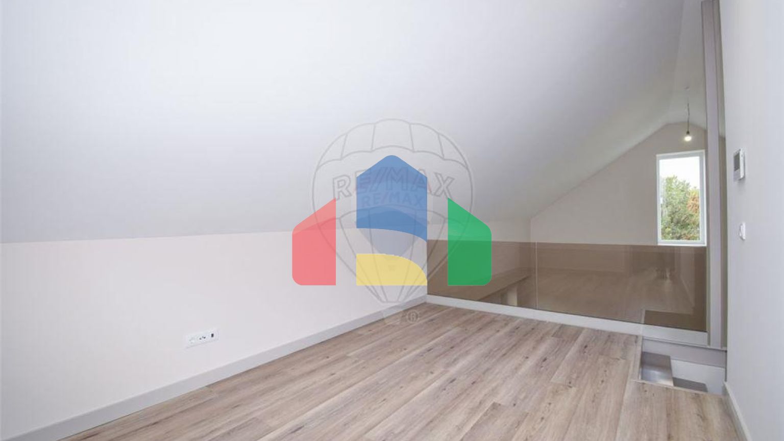 Residential - Single Family Home - T3 - Charneca de Caparica e Sobreda, Almada - PT