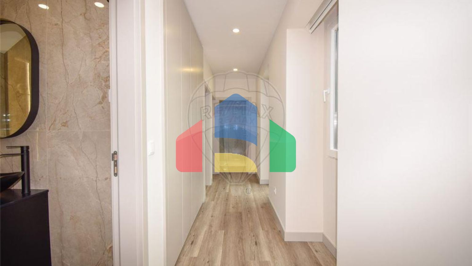 Residential - Single Family Home - T3 - Charneca de Caparica e Sobreda, Almada - PT