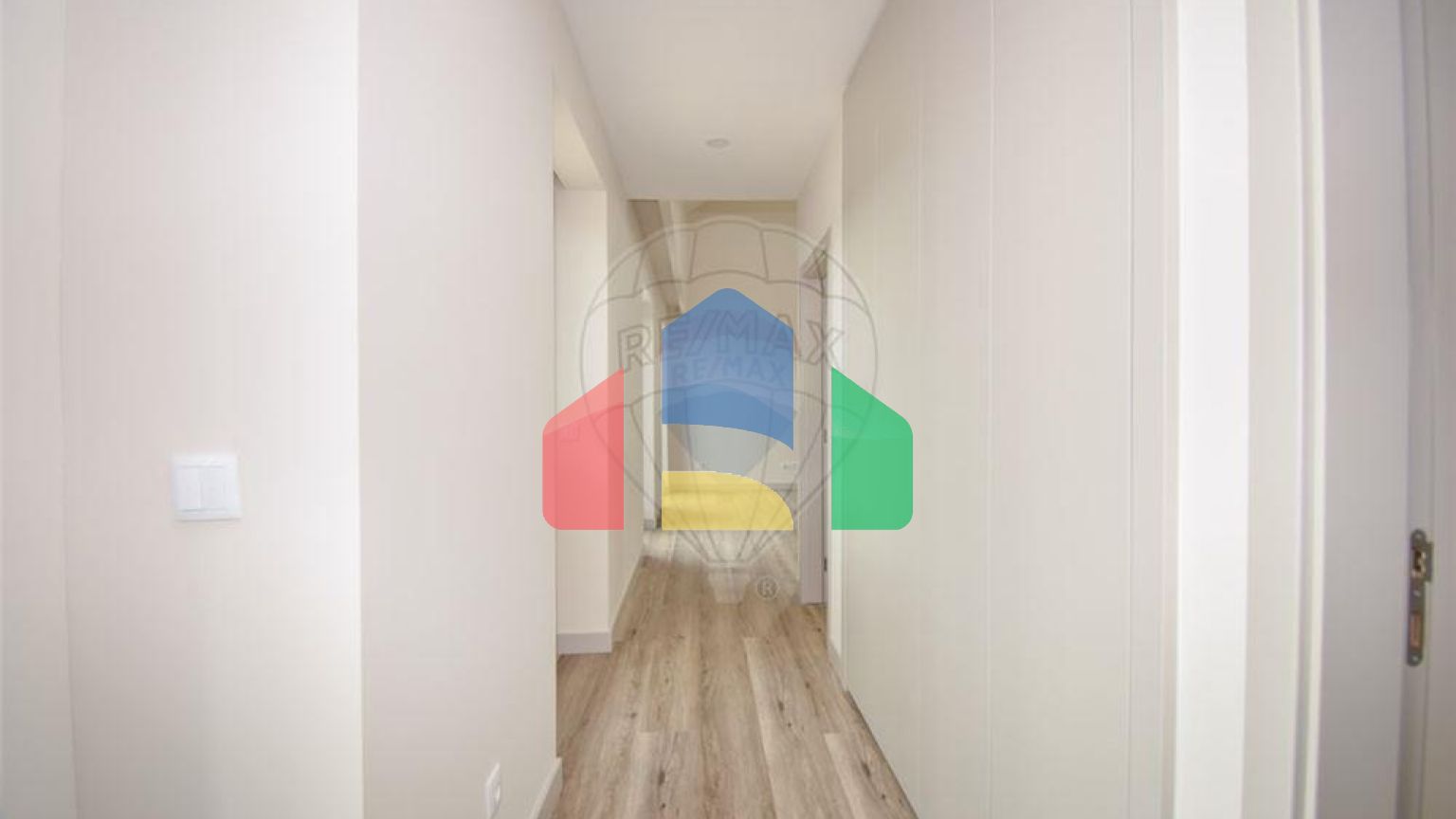 Residential - Single Family Home - T3 - Charneca de Caparica e Sobreda, Almada - PT