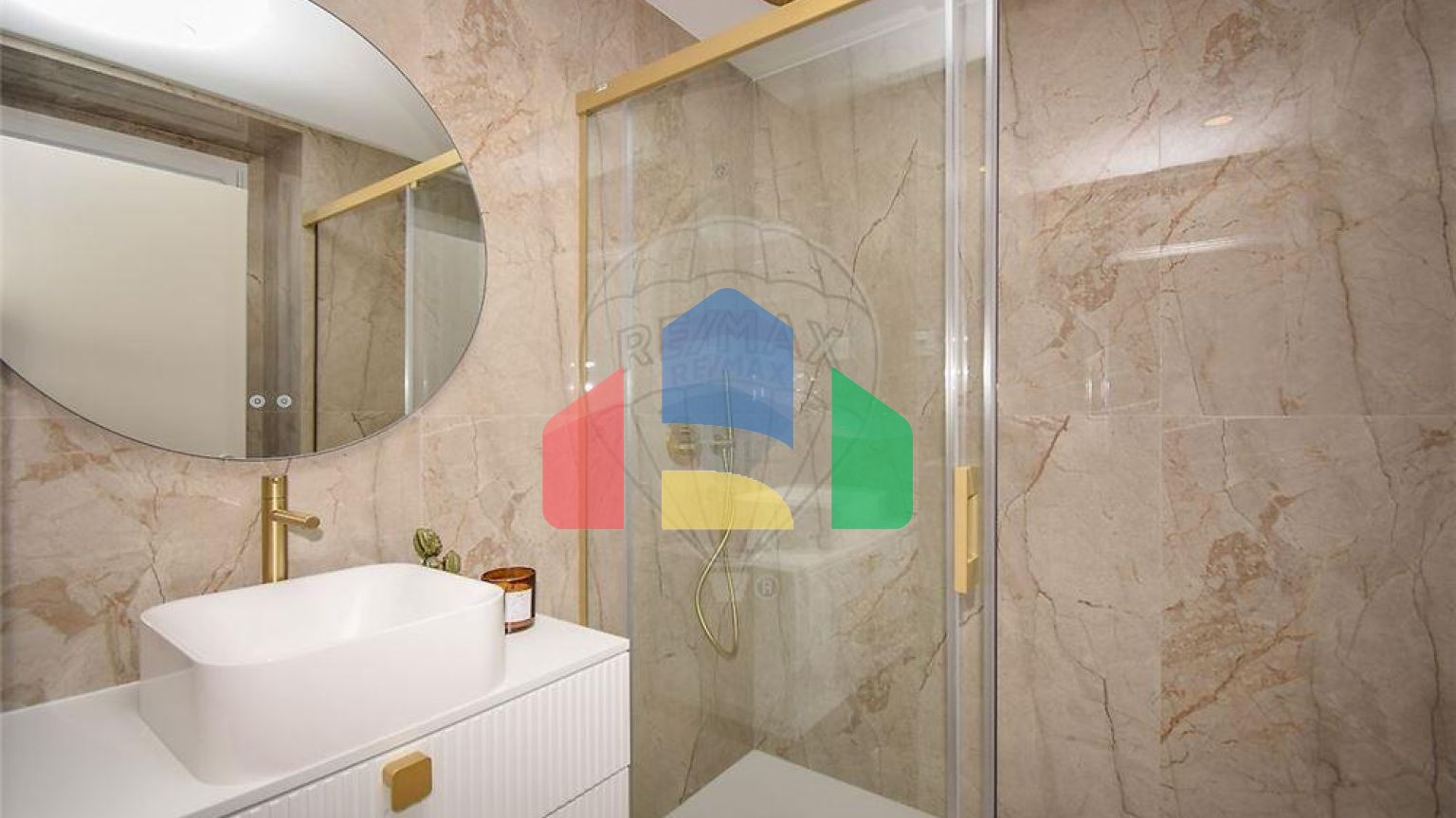 Residential - Single Family Home - T3 - Charneca de Caparica e Sobreda, Almada - PT