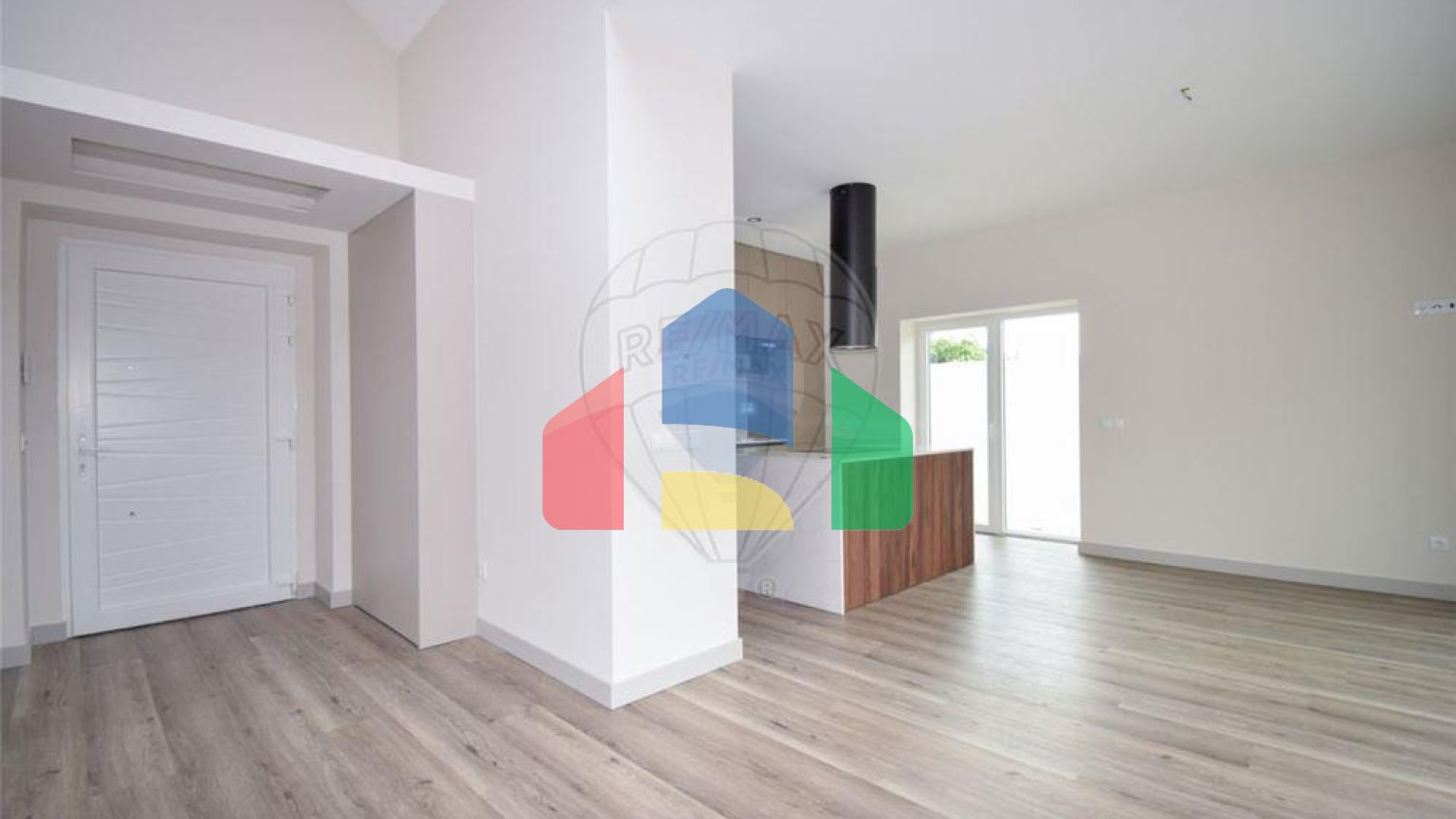 Residential - Single Family Home - T3 - Charneca de Caparica e Sobreda, Almada - PT