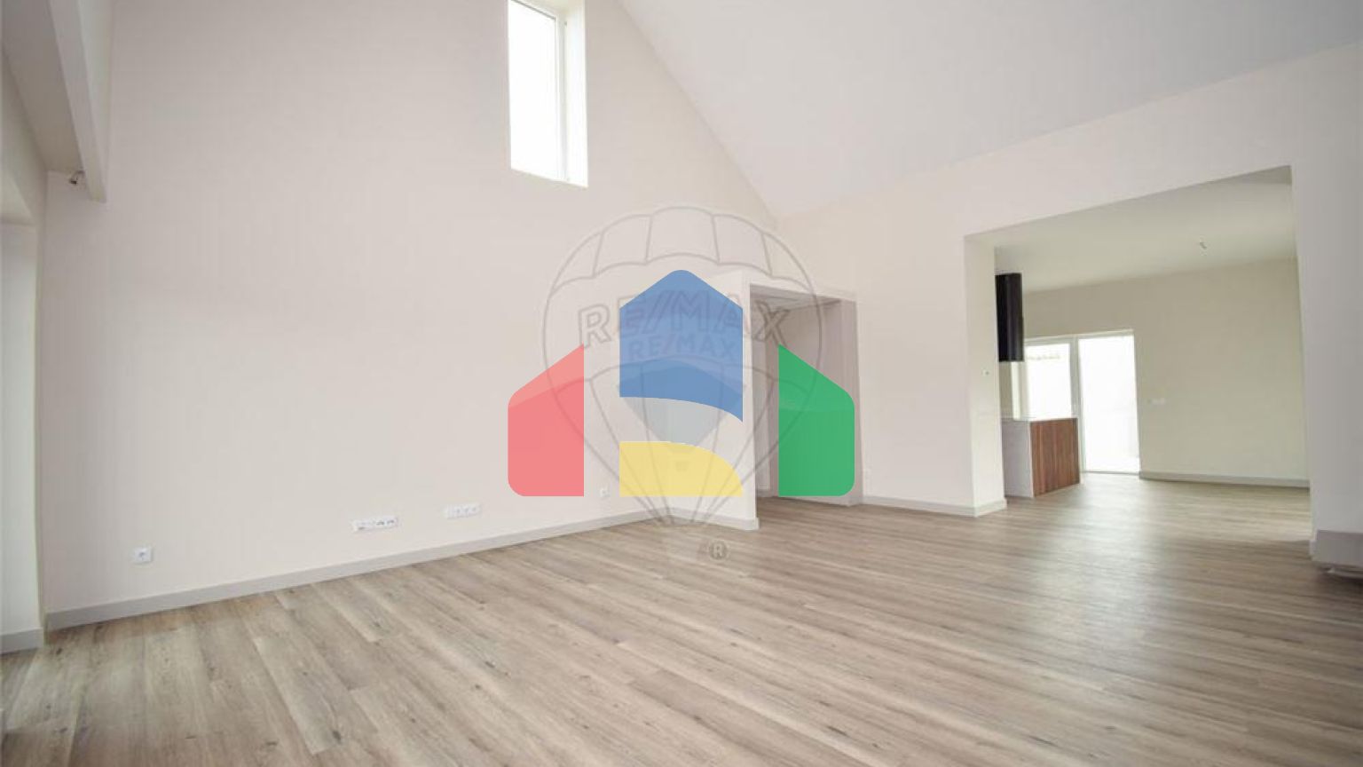 Residential - Single Family Home - T3 - Charneca de Caparica e Sobreda, Almada - PT