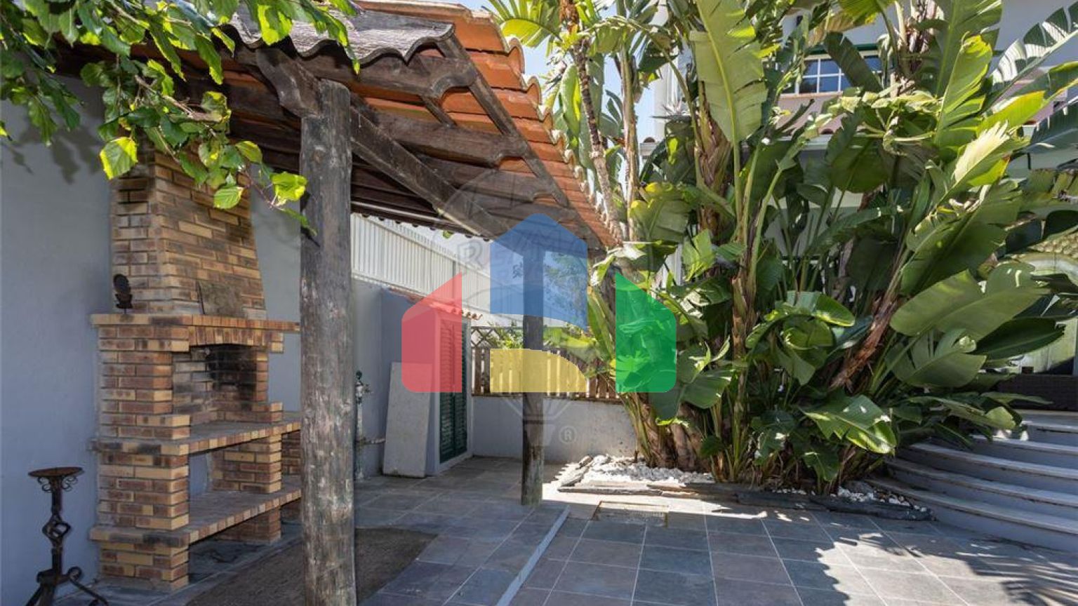 Residential - Single Family Home - T3 - Charneca de Caparica e Sobreda, Almada - PT