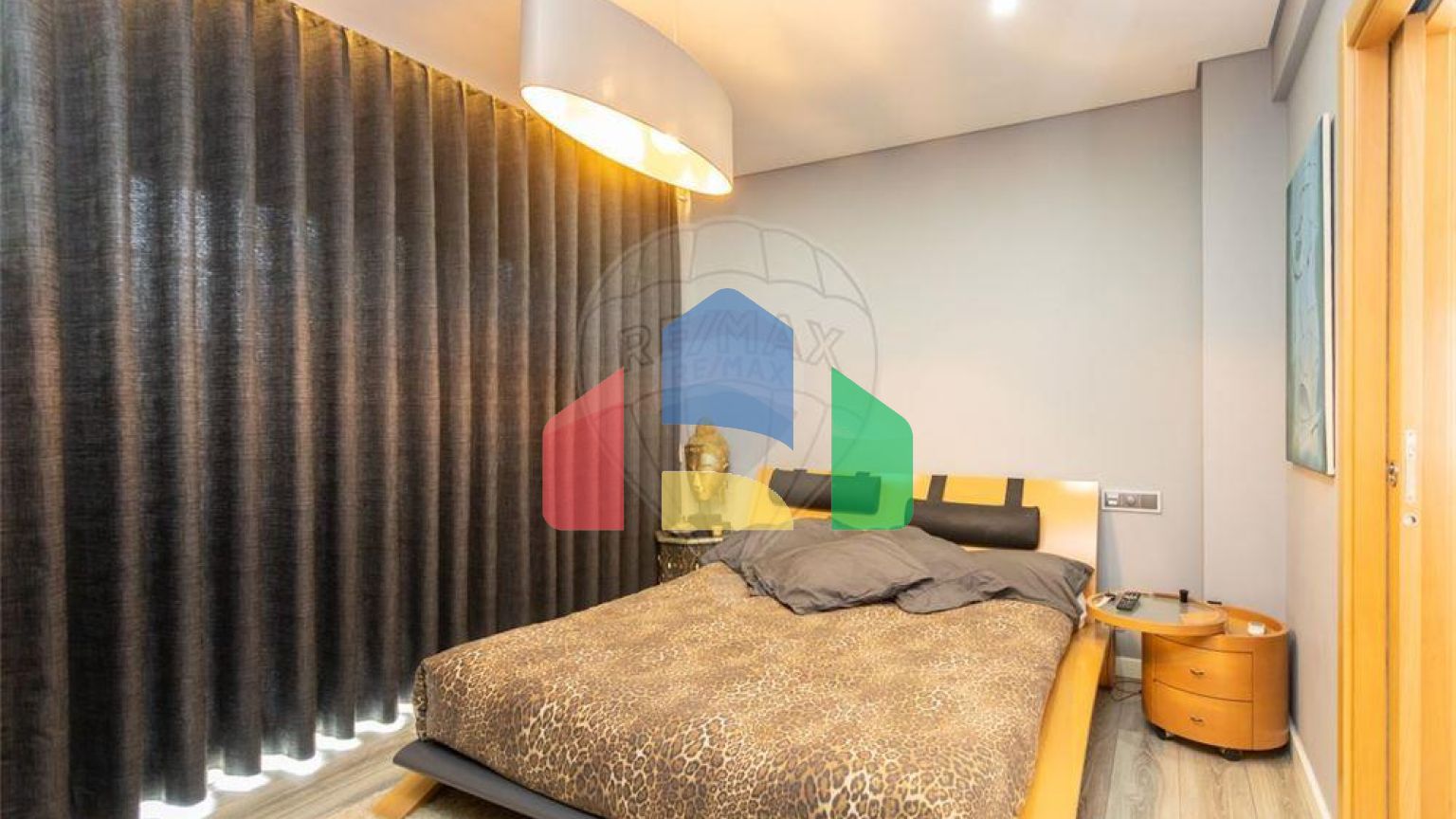 Residential - Single Family Home - T3 - Charneca de Caparica e Sobreda, Almada - PT