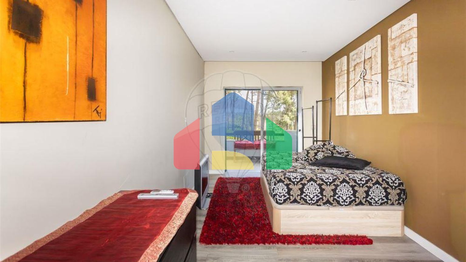 Residential - Single Family Home - T3 - Charneca de Caparica e Sobreda, Almada - PT