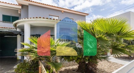 Residential - Single Family Home - T3 - Charneca de Caparica e Sobreda, Almada - PT
