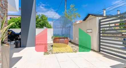 Residential - Single Family Home - T3 - Charneca de Caparica e Sobreda, Almada - PT