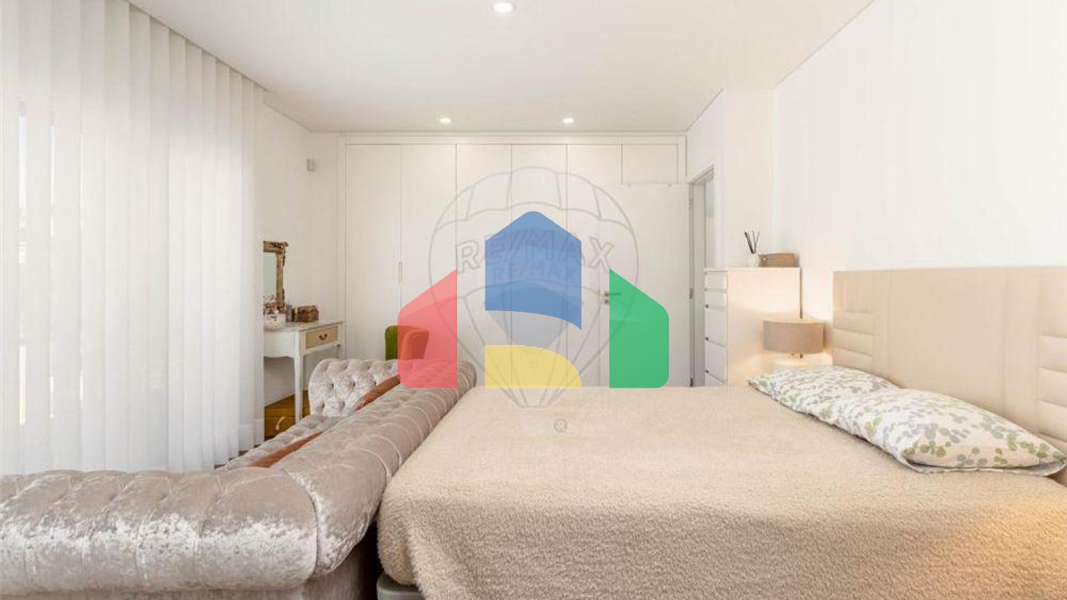 Residential - Single Family Home - T3 - Charneca de Caparica e Sobreda, Almada - PT