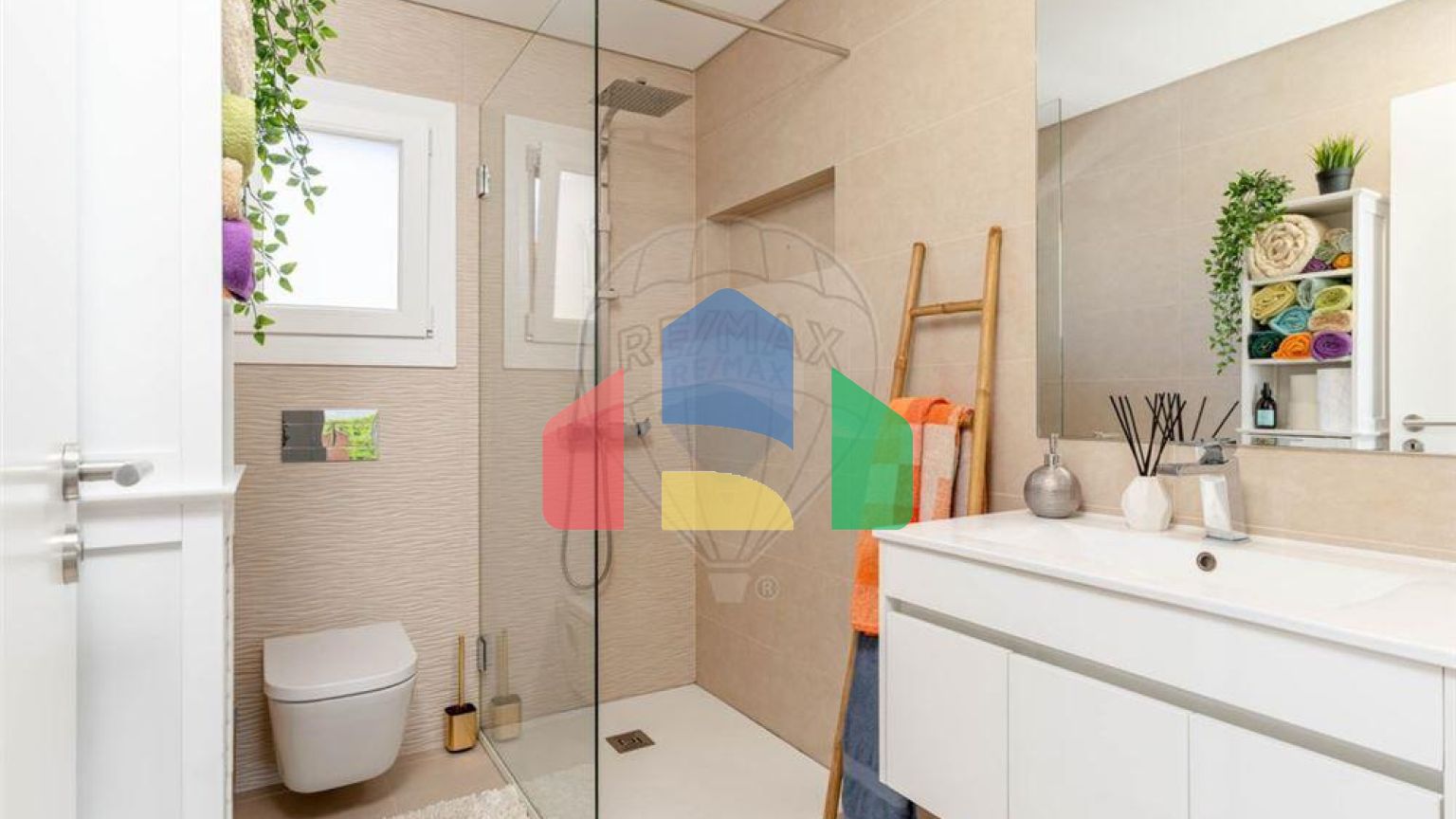 Residential - Single Family Home - T3 - Charneca de Caparica e Sobreda, Almada - PT