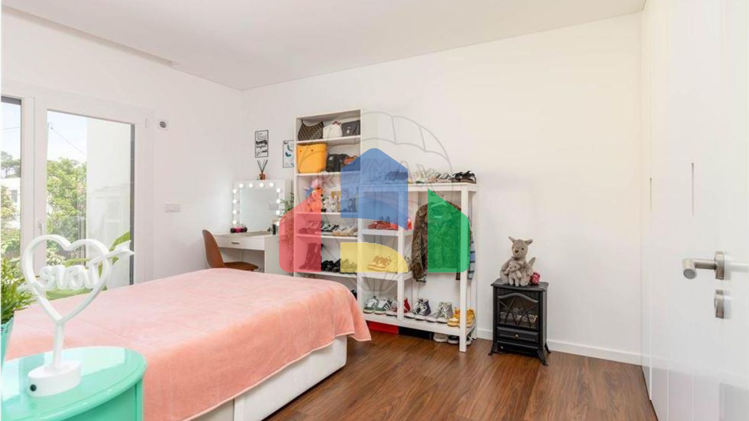 Residential - Single Family Home - T3 - Charneca de Caparica e Sobreda, Almada - PT