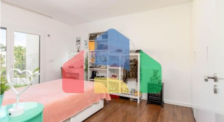 Residential - Single Family Home - T3 - Charneca de Caparica e Sobreda, Almada - PT