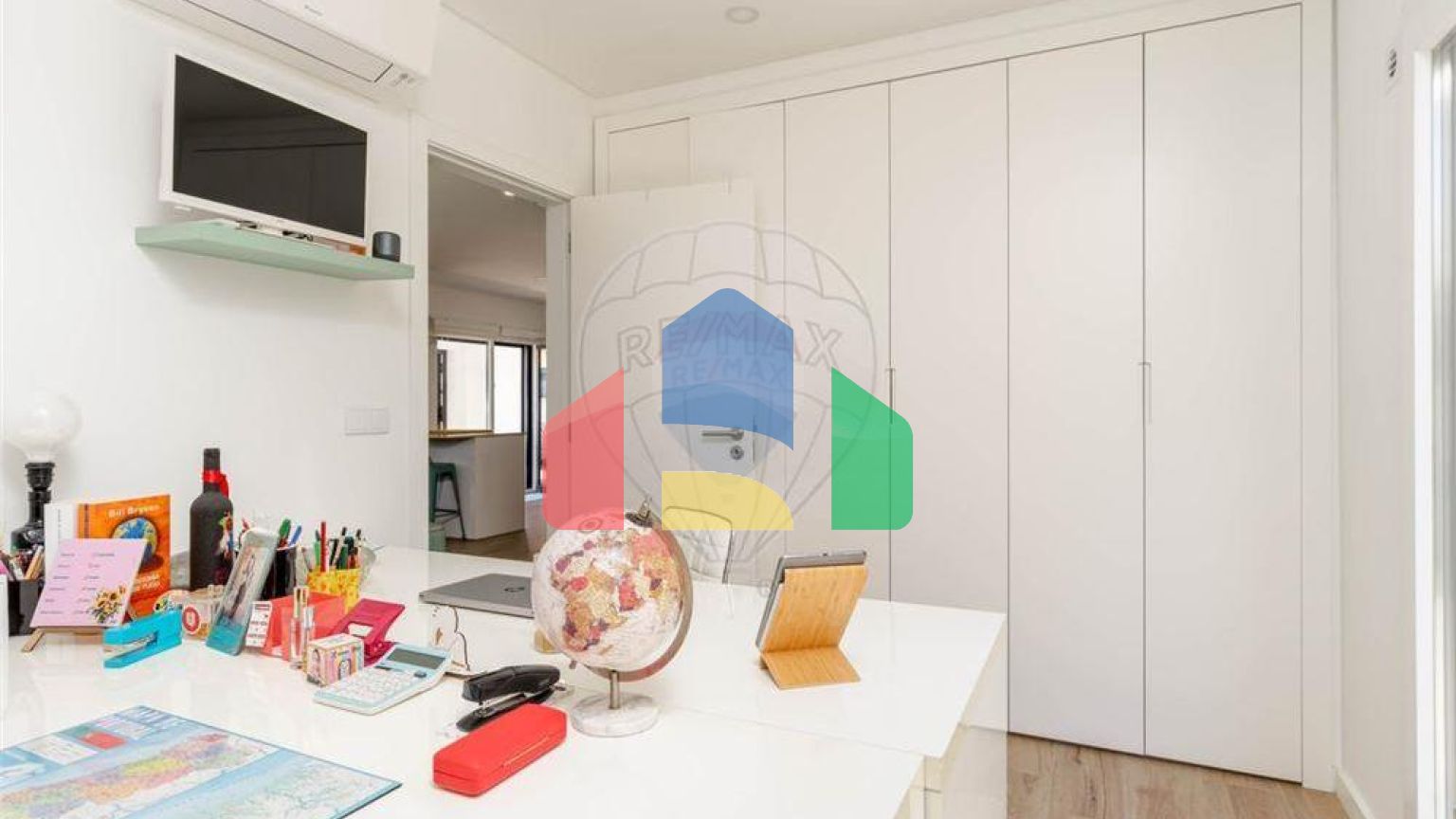 Residential - Single Family Home - T3 - Charneca de Caparica e Sobreda, Almada - PT