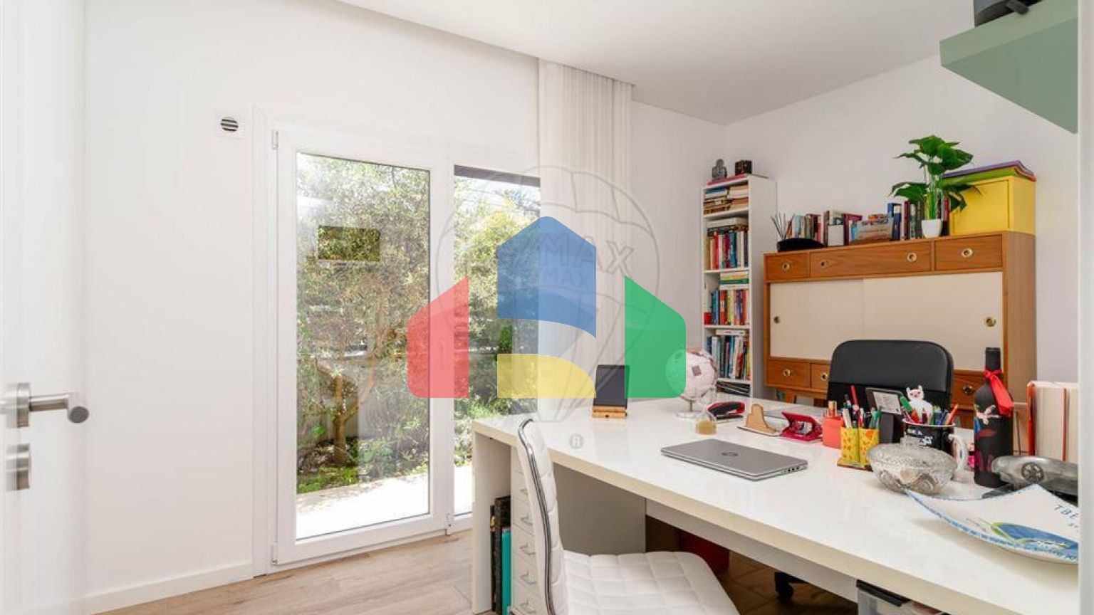 Residential - Single Family Home - T3 - Charneca de Caparica e Sobreda, Almada - PT