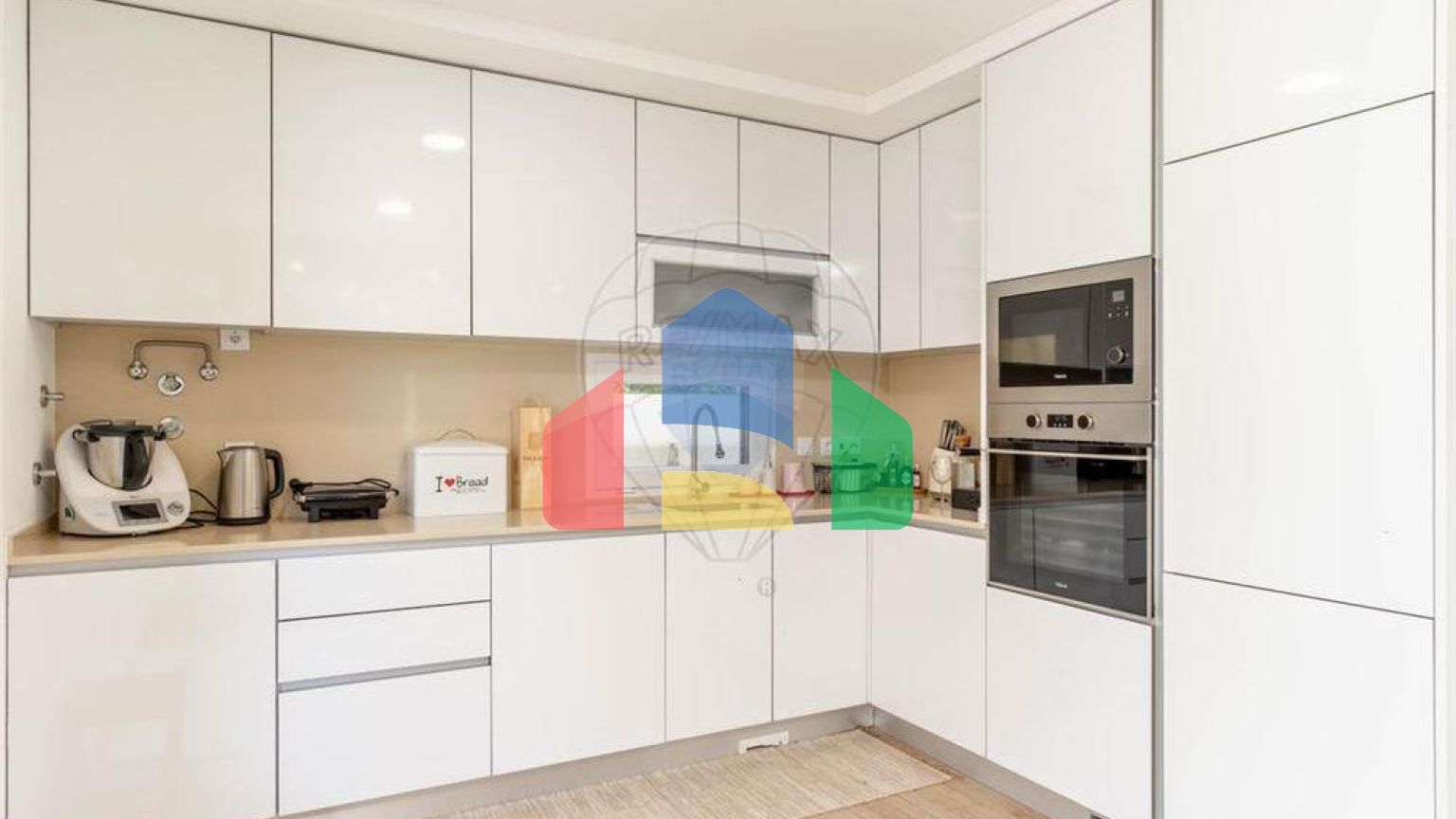 Residential - Single Family Home - T3 - Charneca de Caparica e Sobreda, Almada - PT