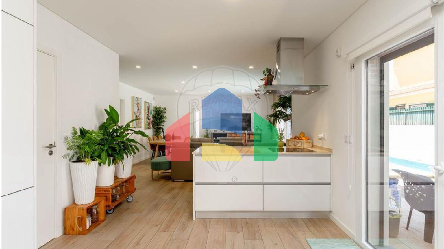 Residential - Single Family Home - T3 - Charneca de Caparica e Sobreda, Almada - PT