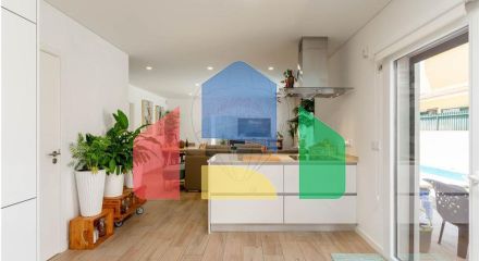 Residential - Single Family Home - T3 - Charneca de Caparica e Sobreda, Almada - PT