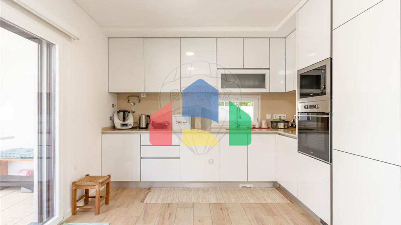 Residential - Single Family Home - T3 - Charneca de Caparica e Sobreda, Almada - PT