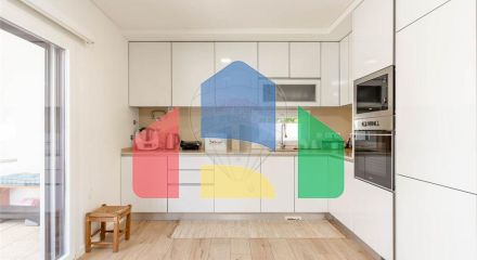 Residential - Single Family Home - T3 - Charneca de Caparica e Sobreda, Almada - PT