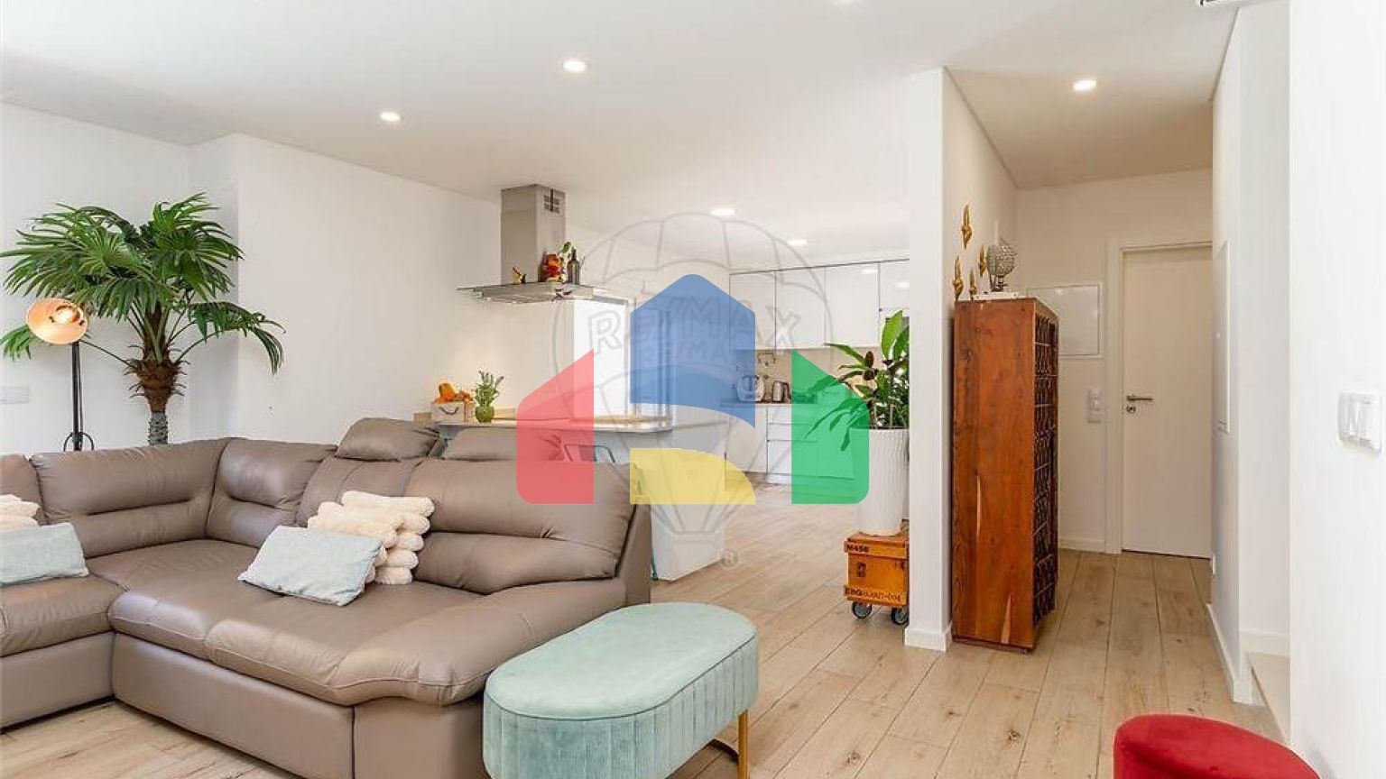 Residential - Single Family Home - T3 - Charneca de Caparica e Sobreda, Almada - PT