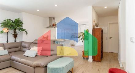 Residential - Single Family Home - T3 - Charneca de Caparica e Sobreda, Almada - PT