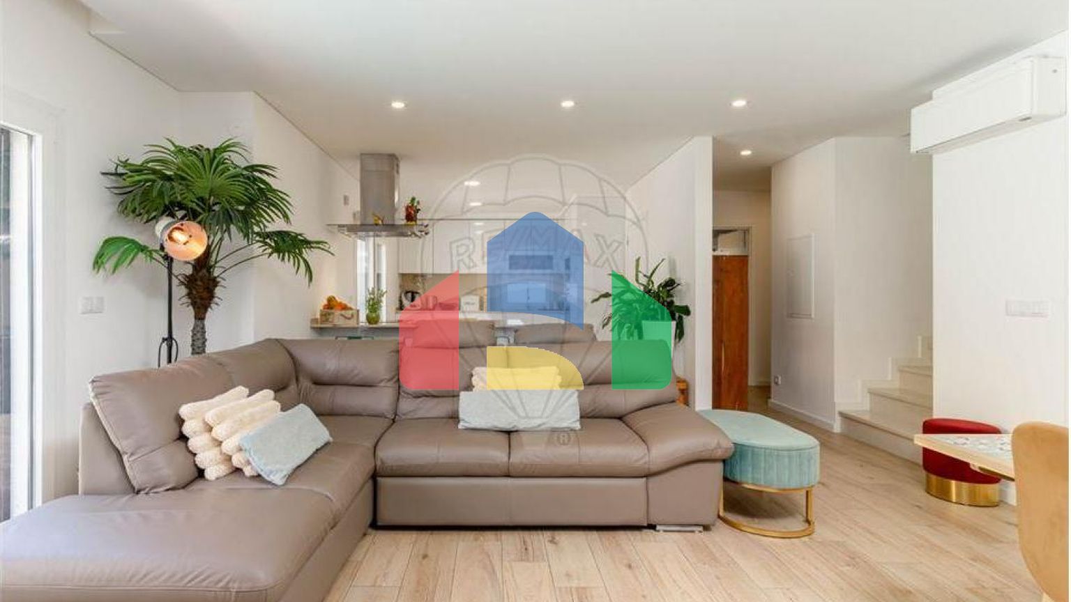 Residential - Single Family Home - T3 - Charneca de Caparica e Sobreda, Almada - PT