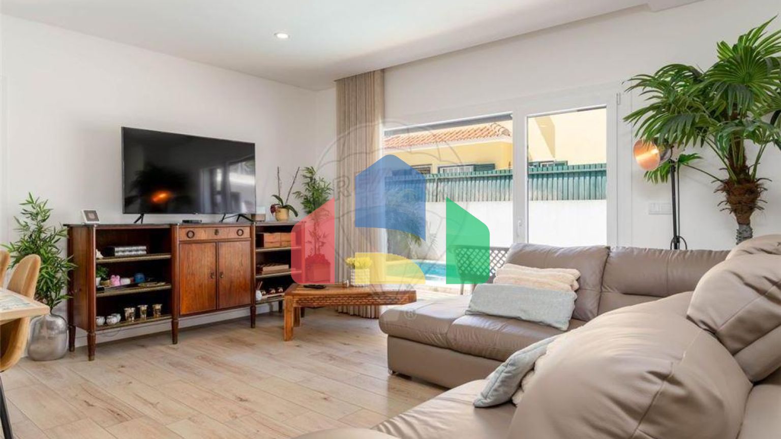 Residential - Single Family Home - T3 - Charneca de Caparica e Sobreda, Almada - PT