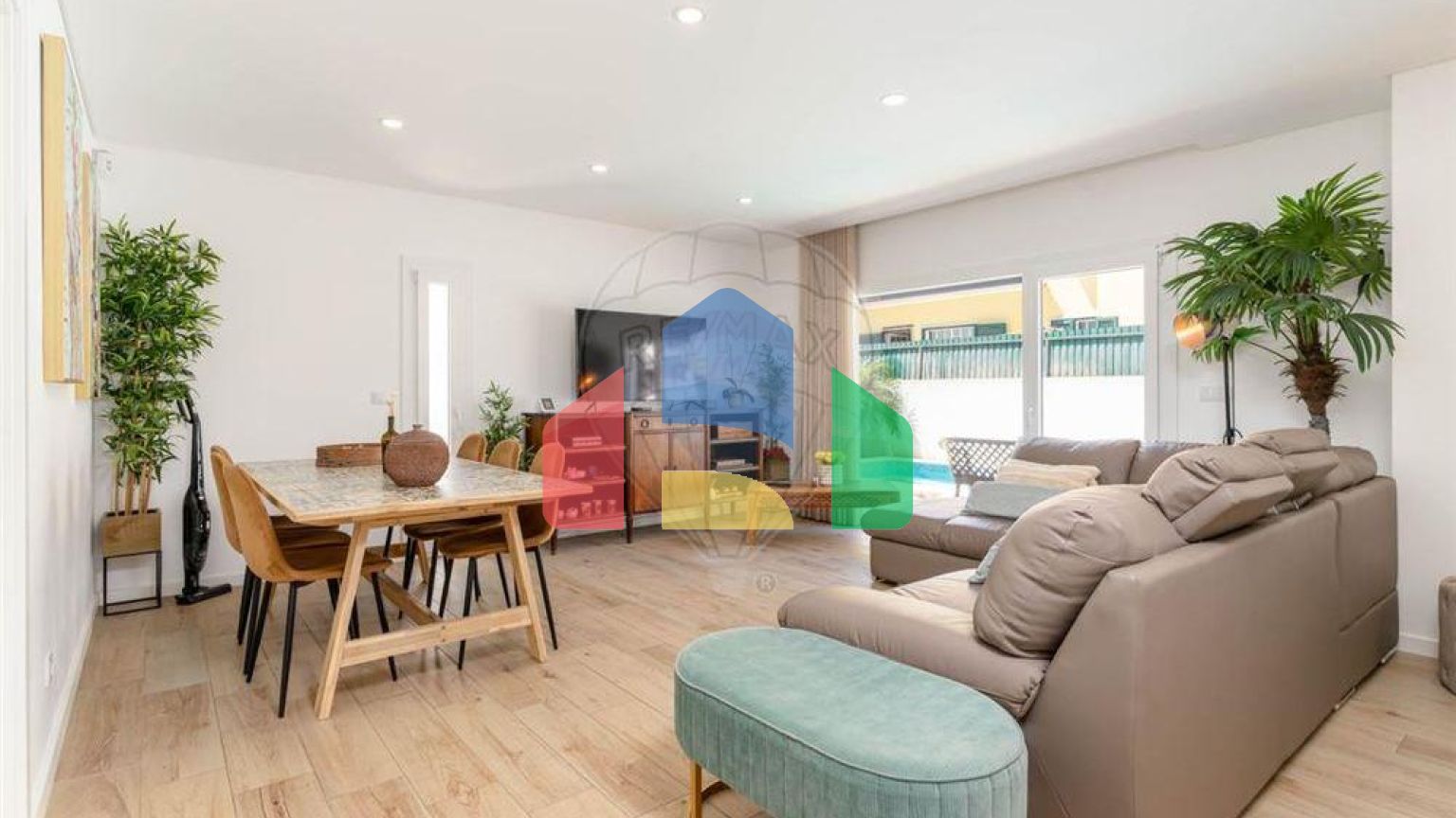 Residential - Single Family Home - T3 - Charneca de Caparica e Sobreda, Almada - PT