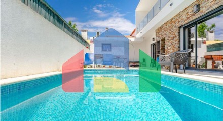 Residential - Single Family Home - T3 - Charneca de Caparica e Sobreda, Almada - PT