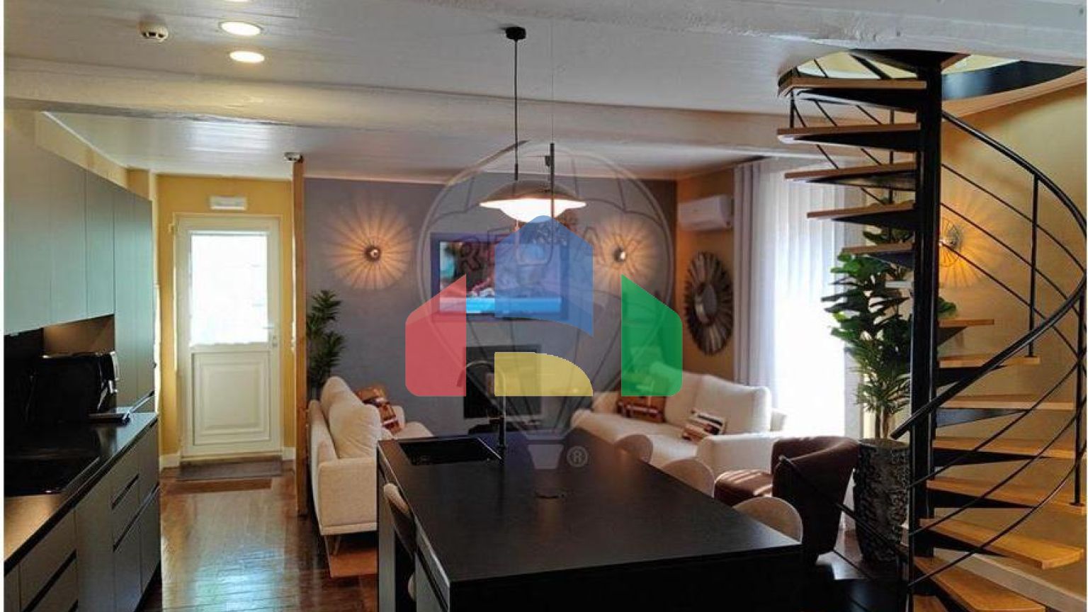 Commercial - Hotel - T12 - Cerdeira e Moura da Serra, Arganil - PT