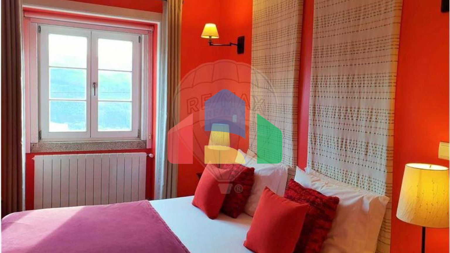 Commercial - Hotel - T12 - Cerdeira e Moura da Serra, Arganil - PT