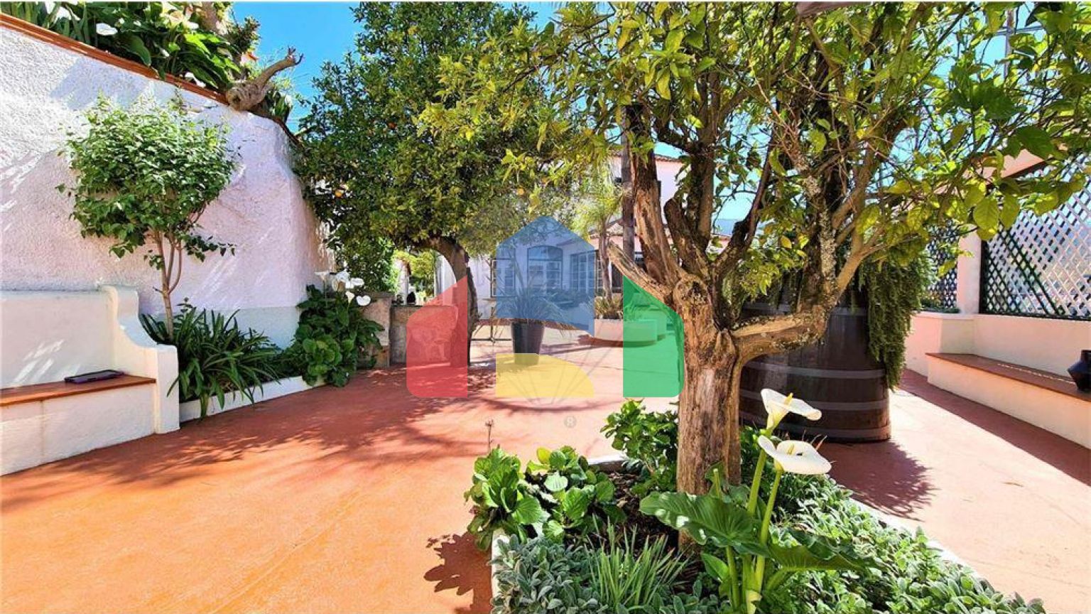 Commercial - Hotel - T12 - Cerdeira e Moura da Serra, Arganil - PT