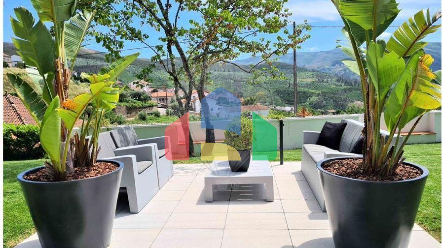 Commercial - Hotel - T12 - Cerdeira e Moura da Serra, Arganil - PT