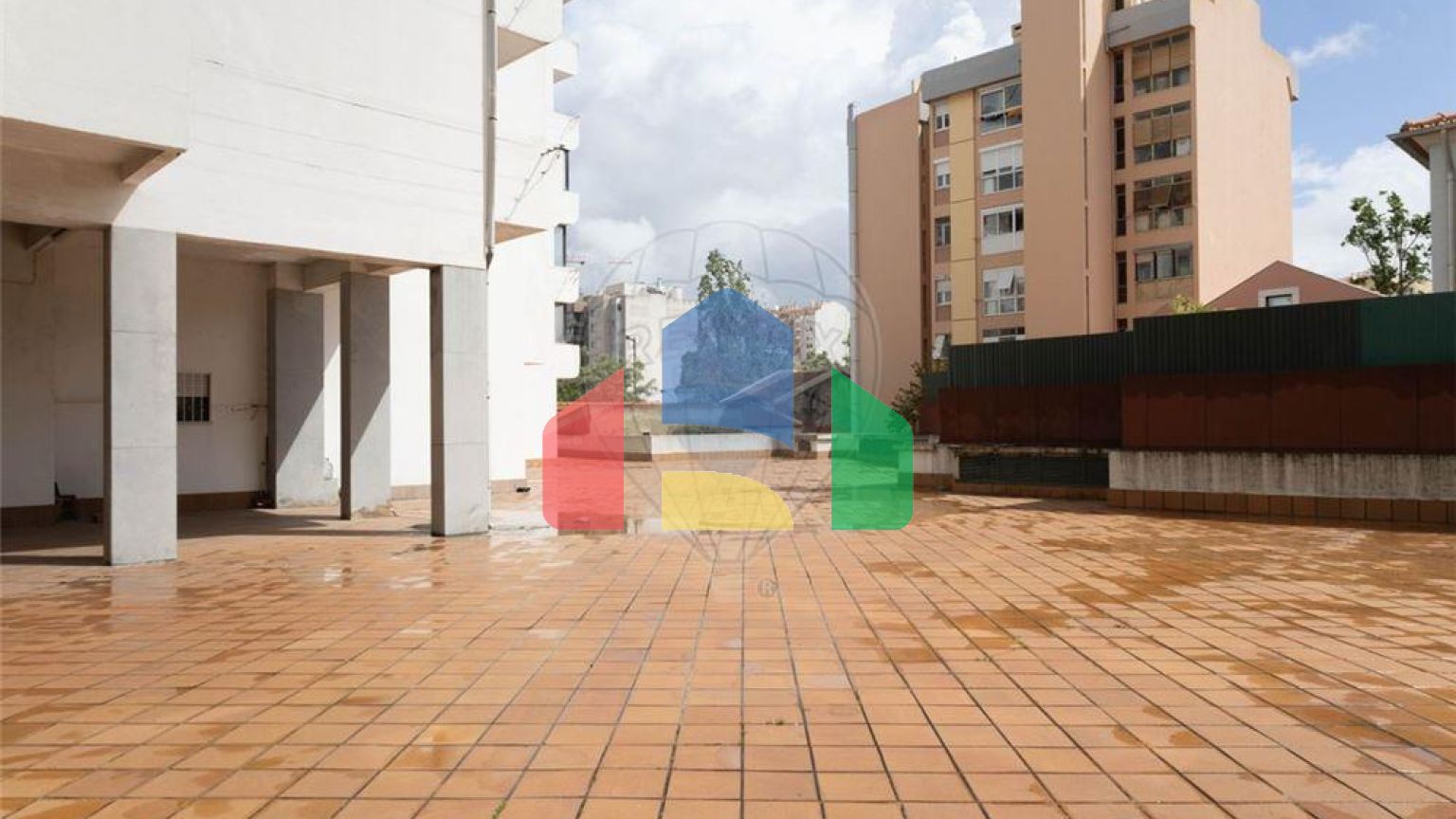 Residential - Condo/Apartment - T3 - Lumiar, Lisbon - PT