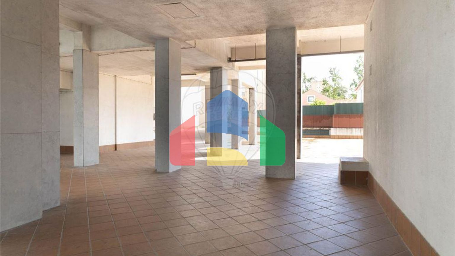 Residential - Condo/Apartment - T3 - Lumiar, Lisbon - PT