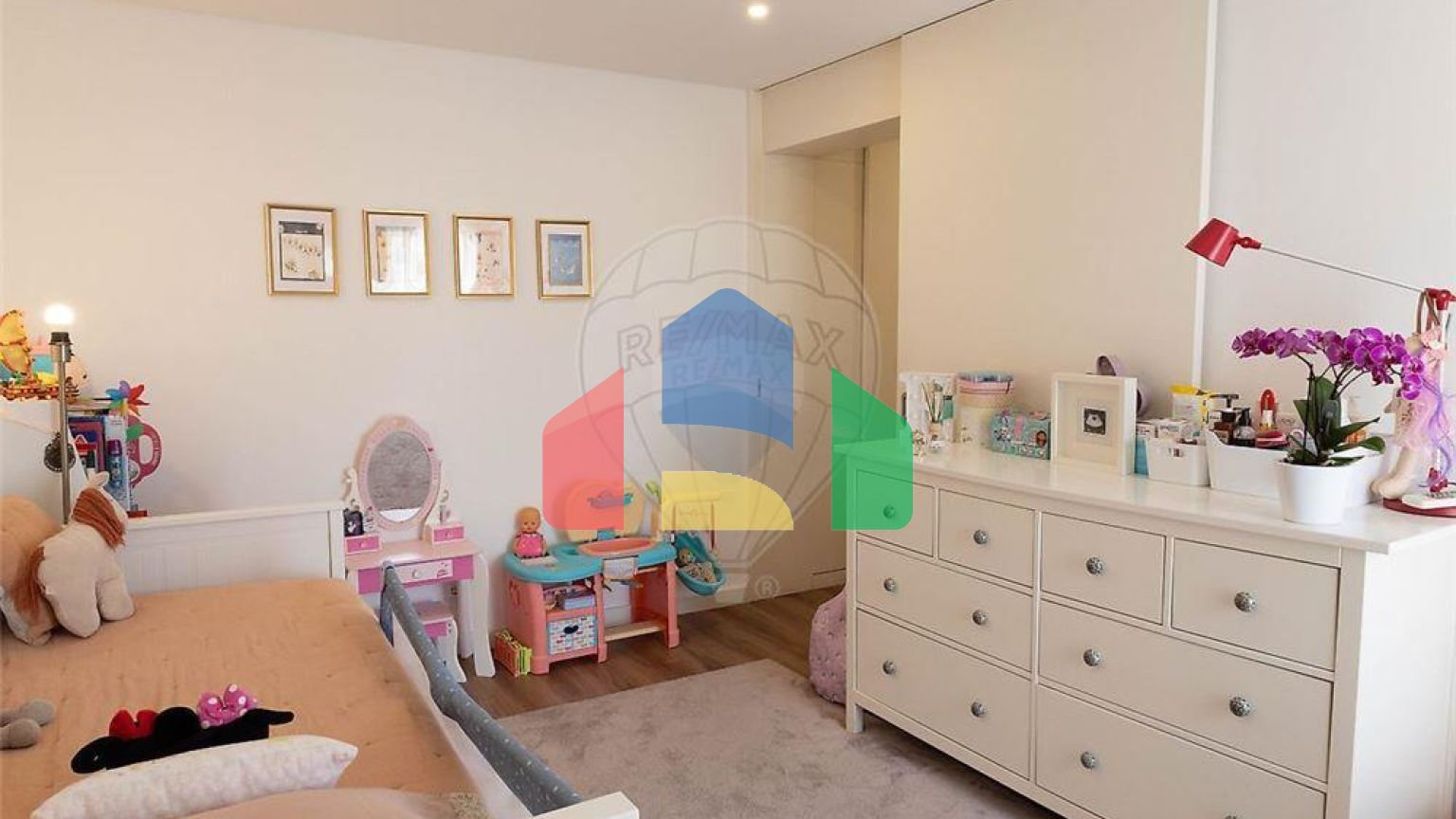 Residential - Condo/Apartment - T3 - Lumiar, Lisbon - PT