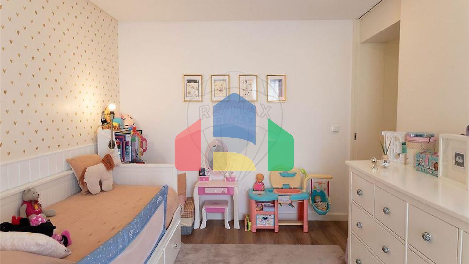 Residential - Condo/Apartment - T3 - Lumiar, Lisbon - PT