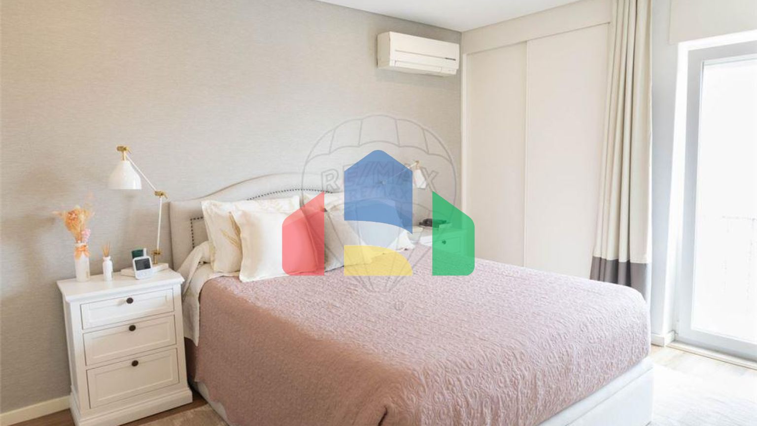 Residential - Condo/Apartment - T3 - Lumiar, Lisbon - PT