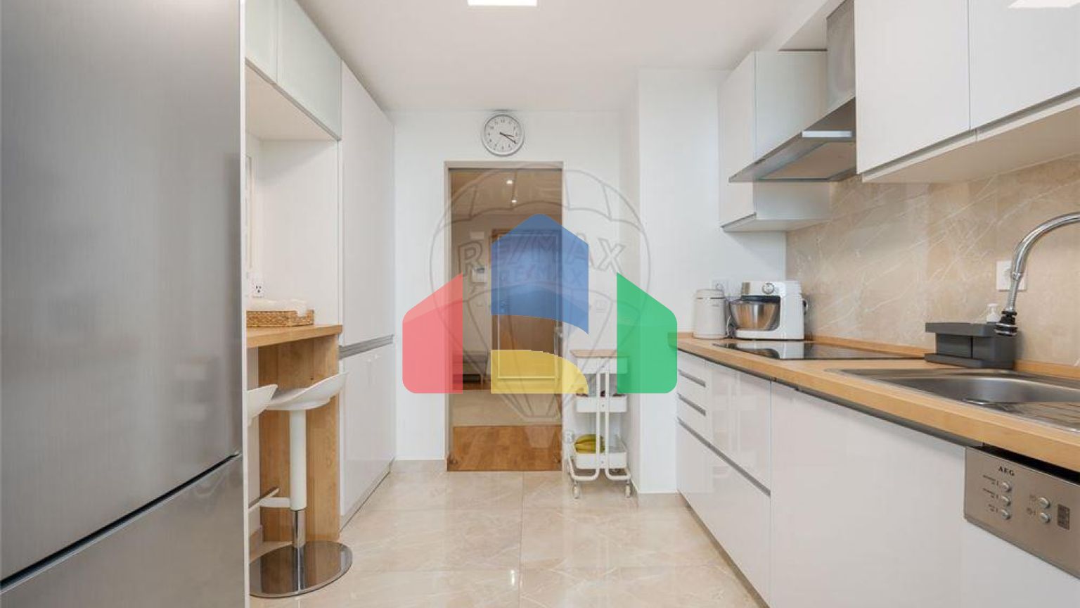 Residential - Condo/Apartment - T3 - Lumiar, Lisbon - PT