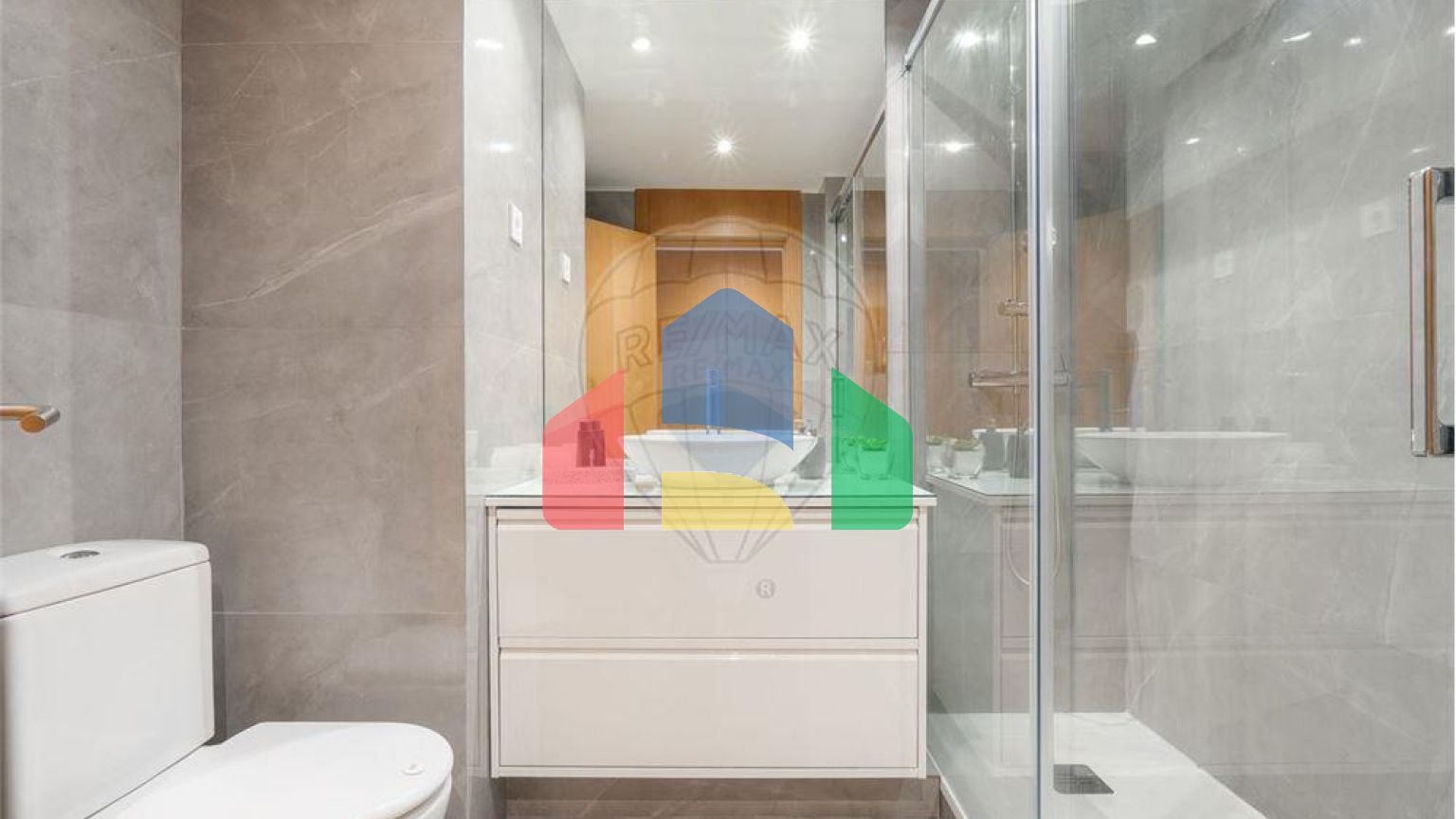 Residential - Condo/Apartment - T3 - Lumiar, Lisbon - PT