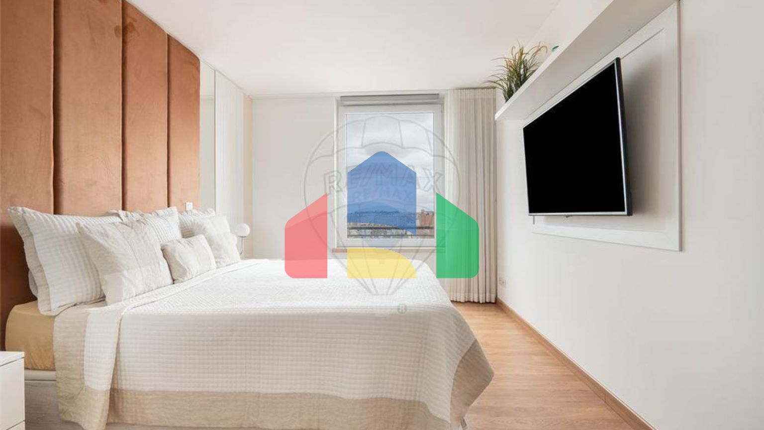 Residential - Condo/Apartment - T3 - Lumiar, Lisbon - PT