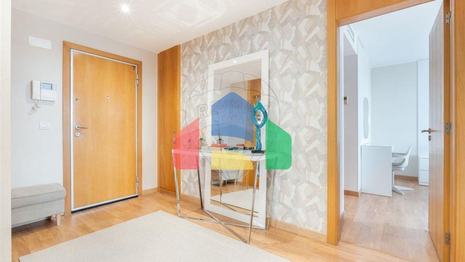 Residential - Condo/Apartment - T3 - Lumiar, Lisbon - PT