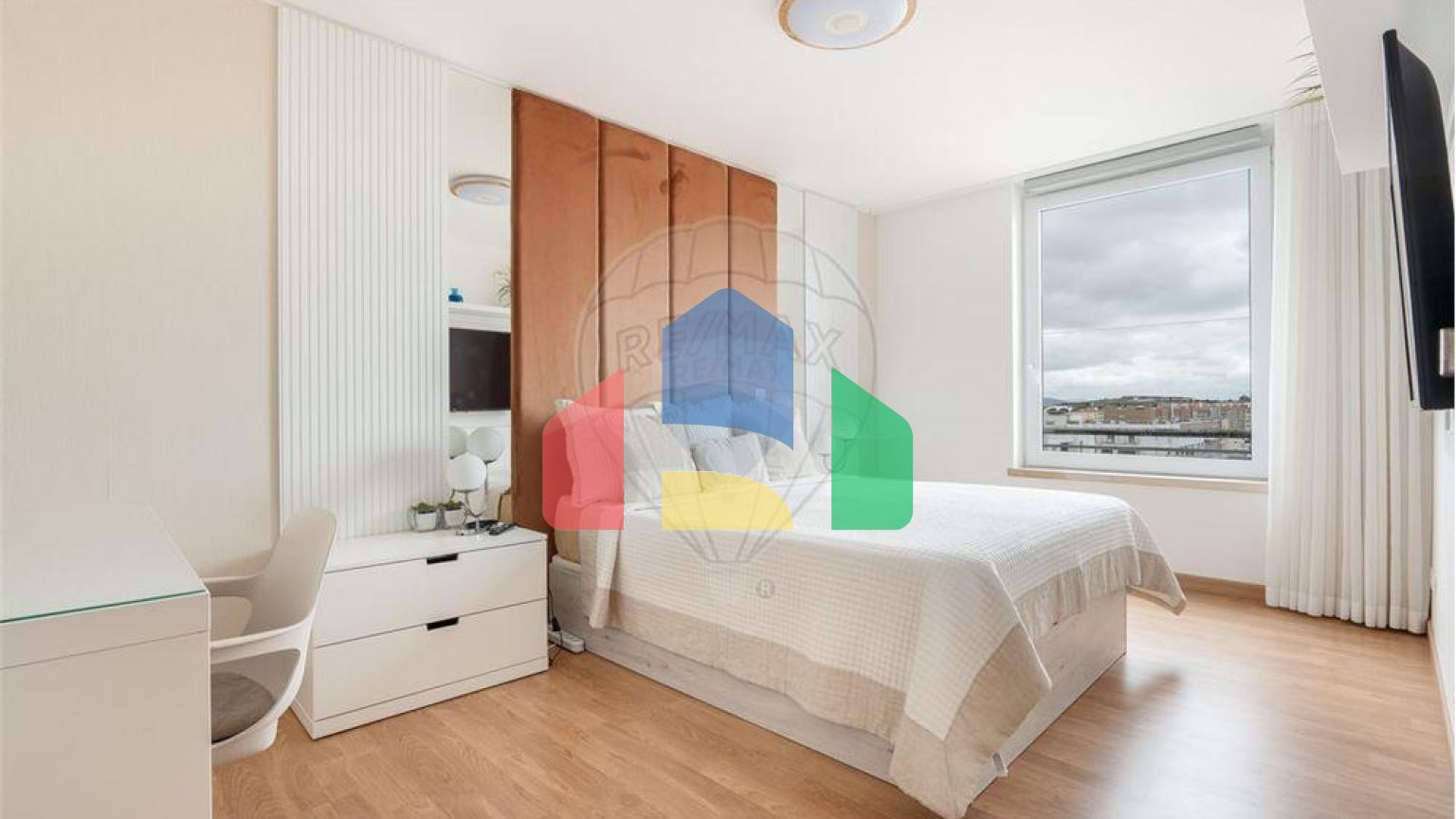 Residential - Condo/Apartment - T3 - Lumiar, Lisbon - PT