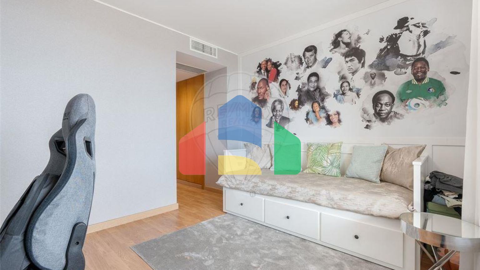 Residential - Condo/Apartment - T3 - Lumiar, Lisbon - PT