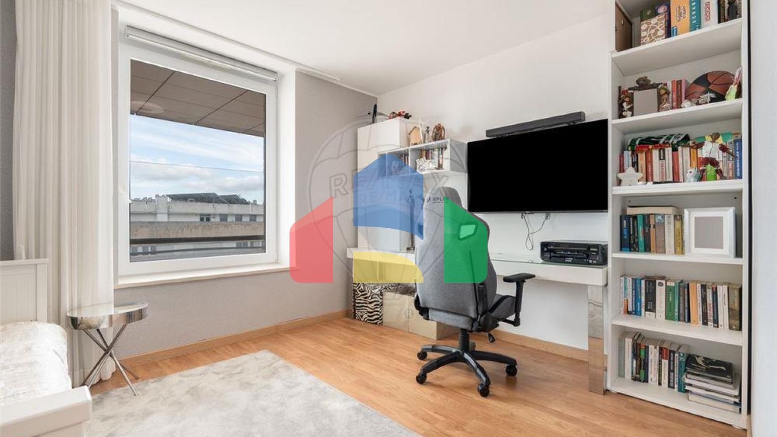 Residential - Condo/Apartment - T3 - Lumiar, Lisbon - PT