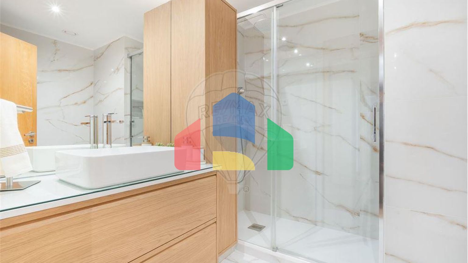 Residential - Condo/Apartment - T3 - Lumiar, Lisbon - PT