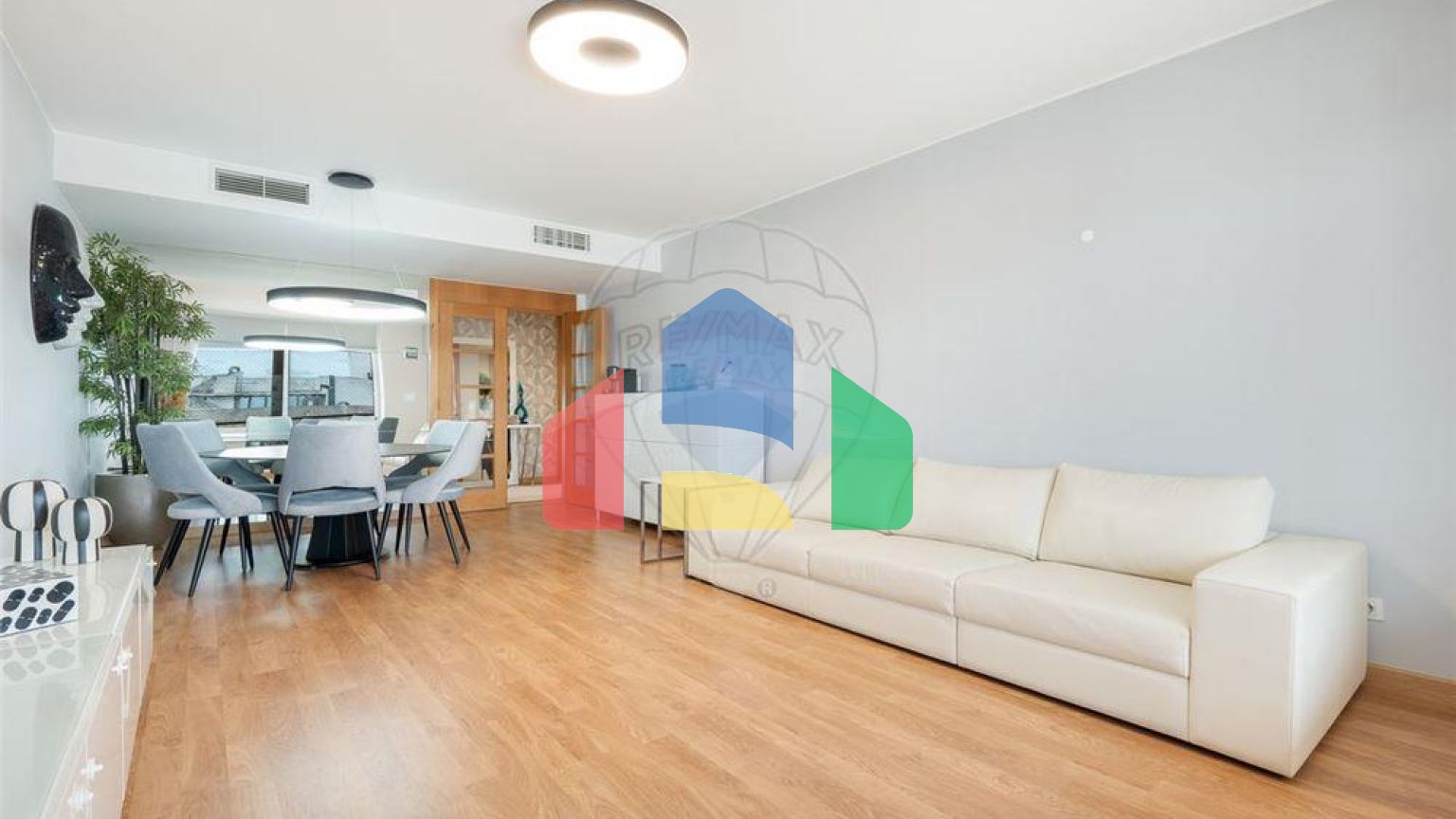 Residential - Condo/Apartment - T3 - Lumiar, Lisbon - PT