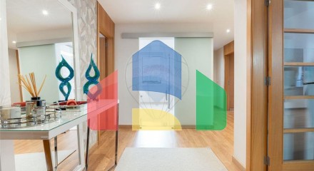 Residential - Condo/Apartment - T3 - Lumiar, Lisbon - PT