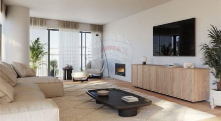 Residential - Condo/Apartment - T3 - Lumiar, Lisbon - PT