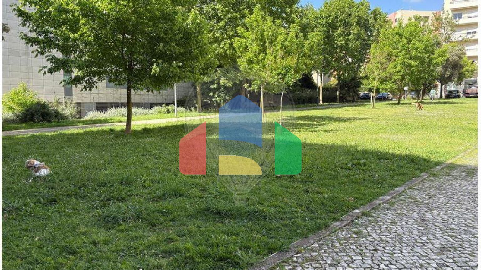 Residential - Condo/Apartment - T1 - Lumiar, Lisbon - PT