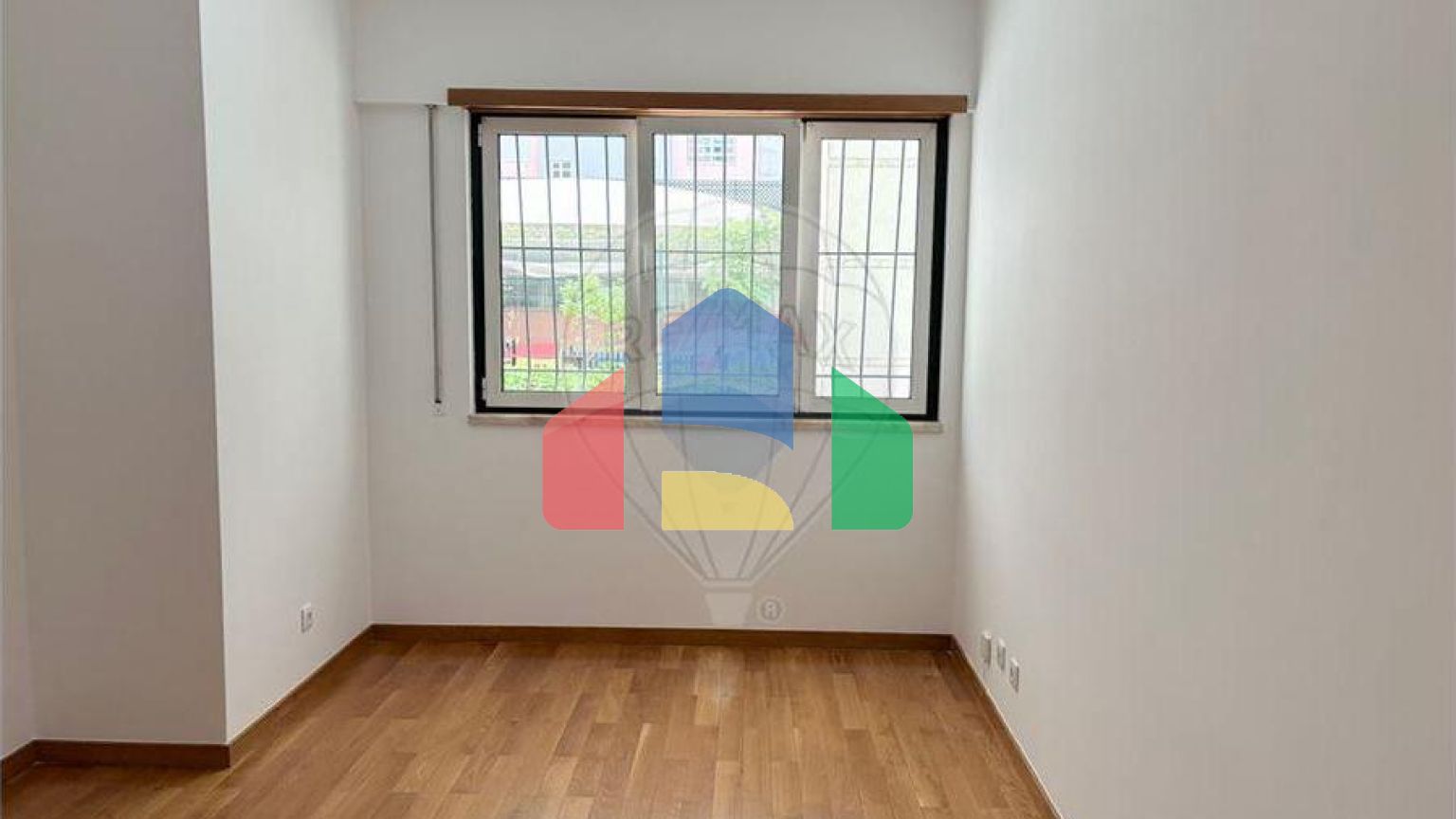 Residential - Condo/Apartment - T1 - Lumiar, Lisbon - PT